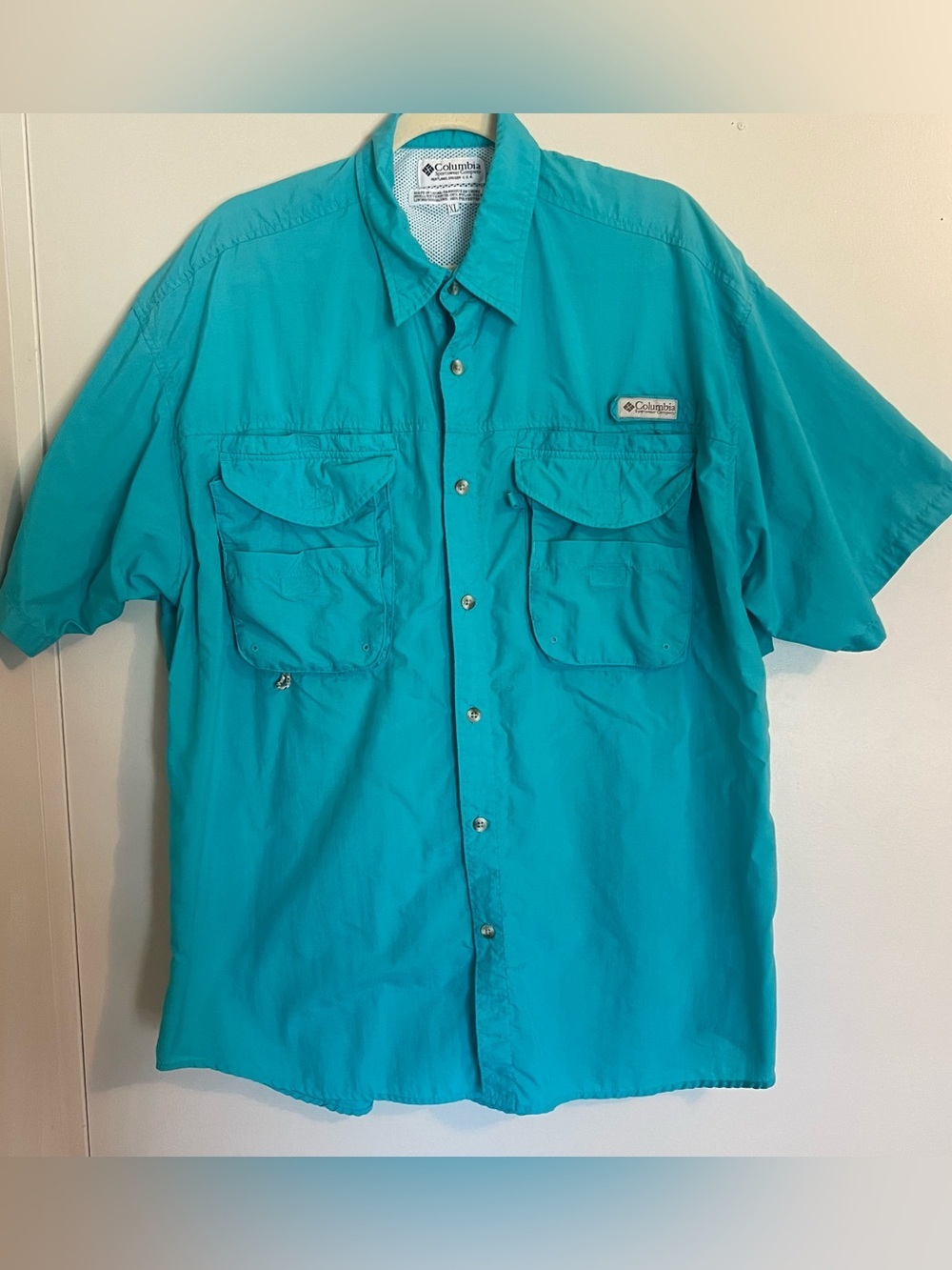 Columbia Short-Sleeve Button Down Shirt in Teal